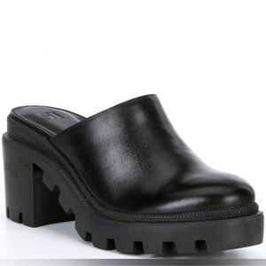 Gianni Bini End Game Platform Lug Mules Size 9 Black Leather Y2K Chunky Heel